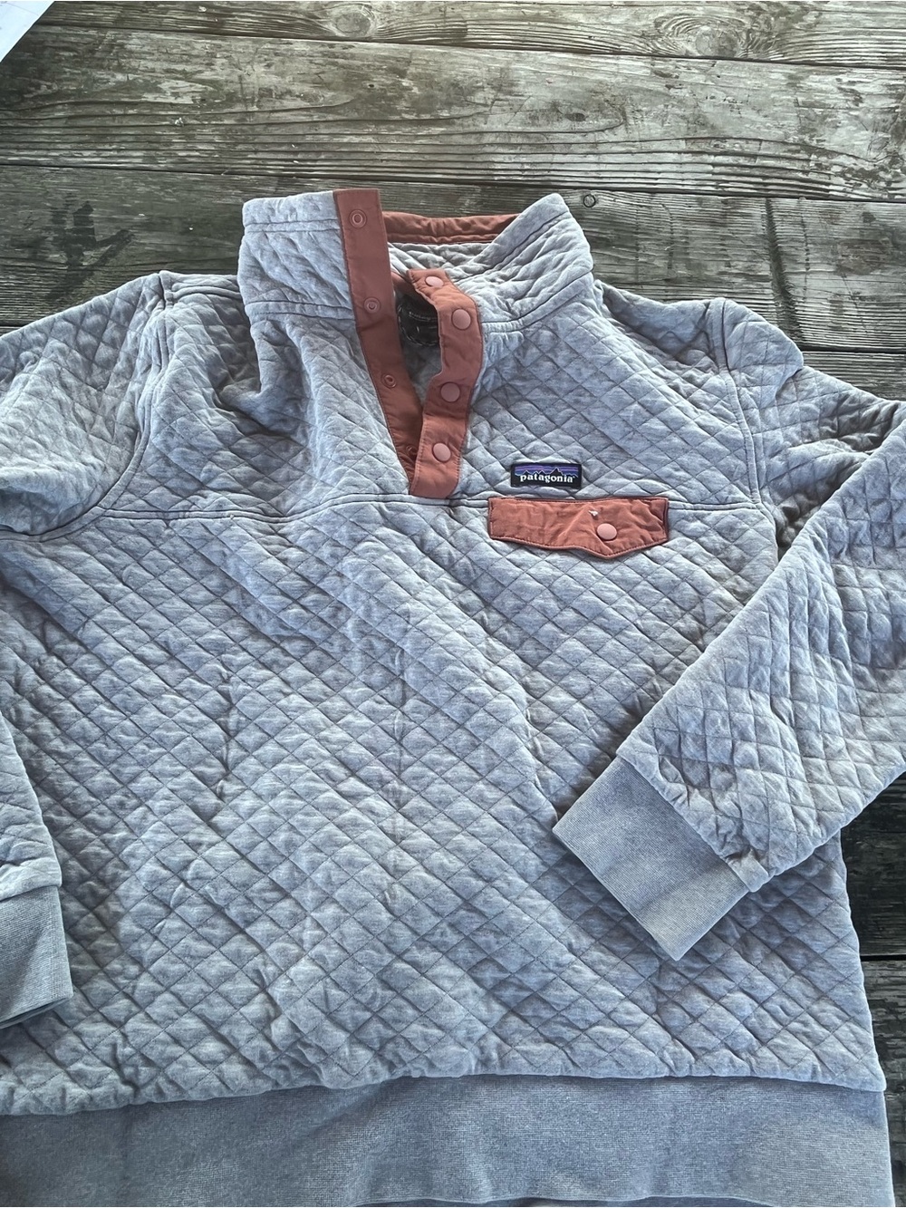 Patagonia Quilted Pullover — Light Gray with Rust Accents girls large, good cond